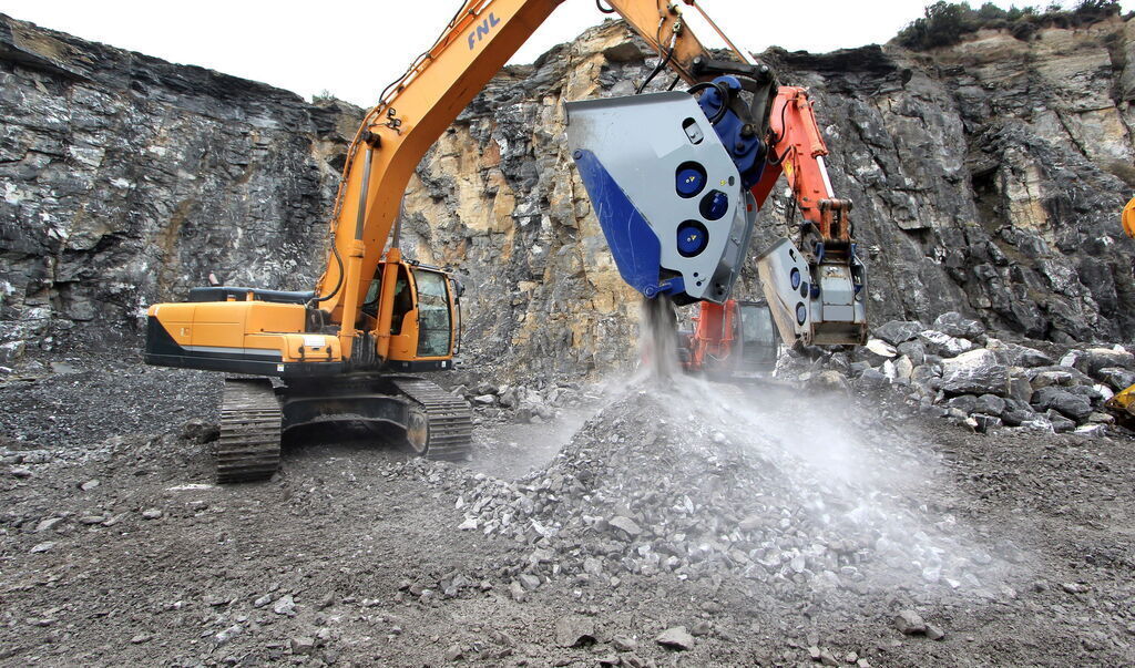 AME Crusher Bucket (MCB 20) - Bucket for Excavator: picture 1 AME Crusher Bucket (MCB 20) - Bucket for Excavator: picture 1