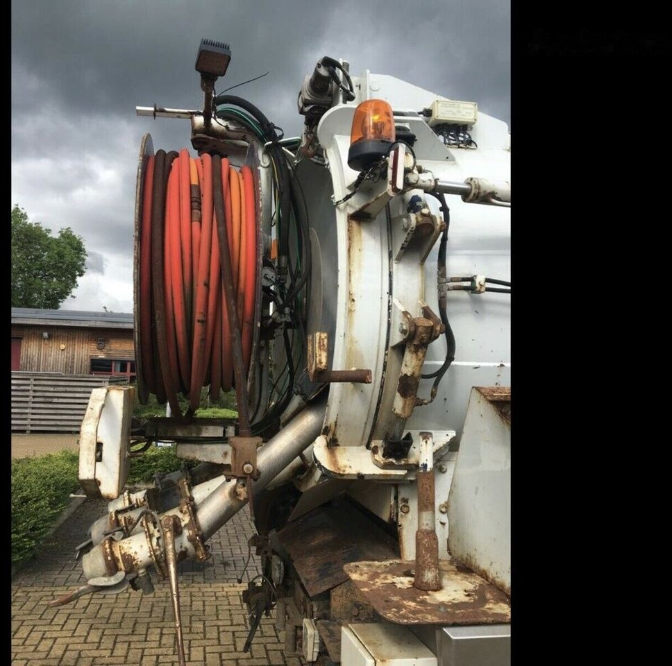 Vacuum truck Volvo FL6.18: picture 13