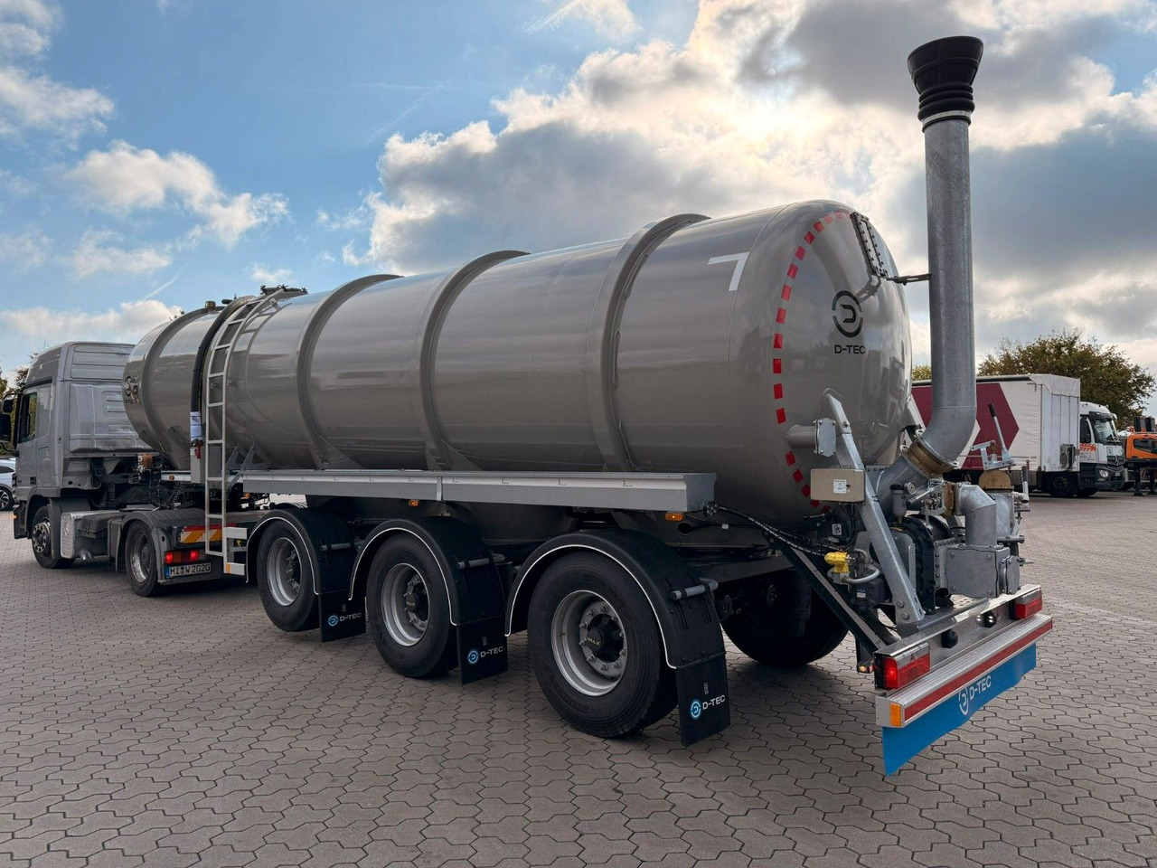 D-TEC Gülletanker 30m³ mit Zwangslenkung - Tank semi-trailer: picture 3 D-TEC Gülletanker 30m³ mit Zwangslenkung - Tank semi-trailer: picture 3