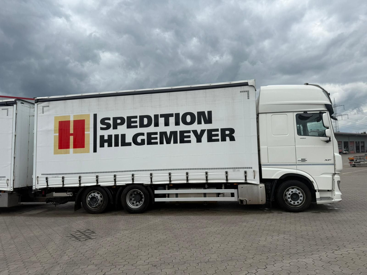DAF XF 480 FAN LowDeck 6x2 Jumbo Inklusive Anhänger - Curtainsider truck: picture 3 DAF XF 480 FAN LowDeck 6x2 Jumbo Inklusive Anhänger - Curtainsider truck: picture 3