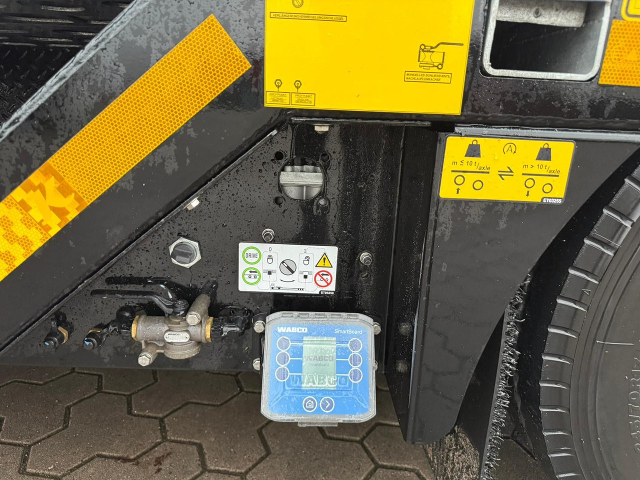 Low loader semi-trailer Kässbohrer K.SLA R 4 / 2N 18/40 Tieflader Radmulden tele: picture 16 Low loader semi-trailer Kässbohrer K.SLA R 4 / 2N 18/40 Tieflader Radmulden tele: picture 16