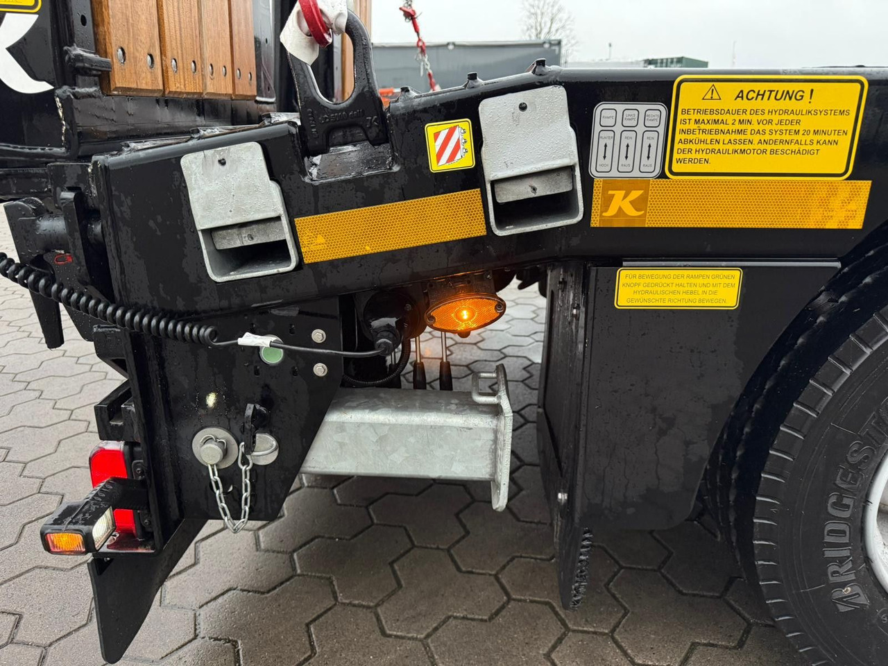 Low loader semi-trailer Kässbohrer K.SLA R 4 / 2N 18/40 Tieflader Radmulden tele: picture 17 Low loader semi-trailer Kässbohrer K.SLA R 4 / 2N 18/40 Tieflader Radmulden tele: picture 17