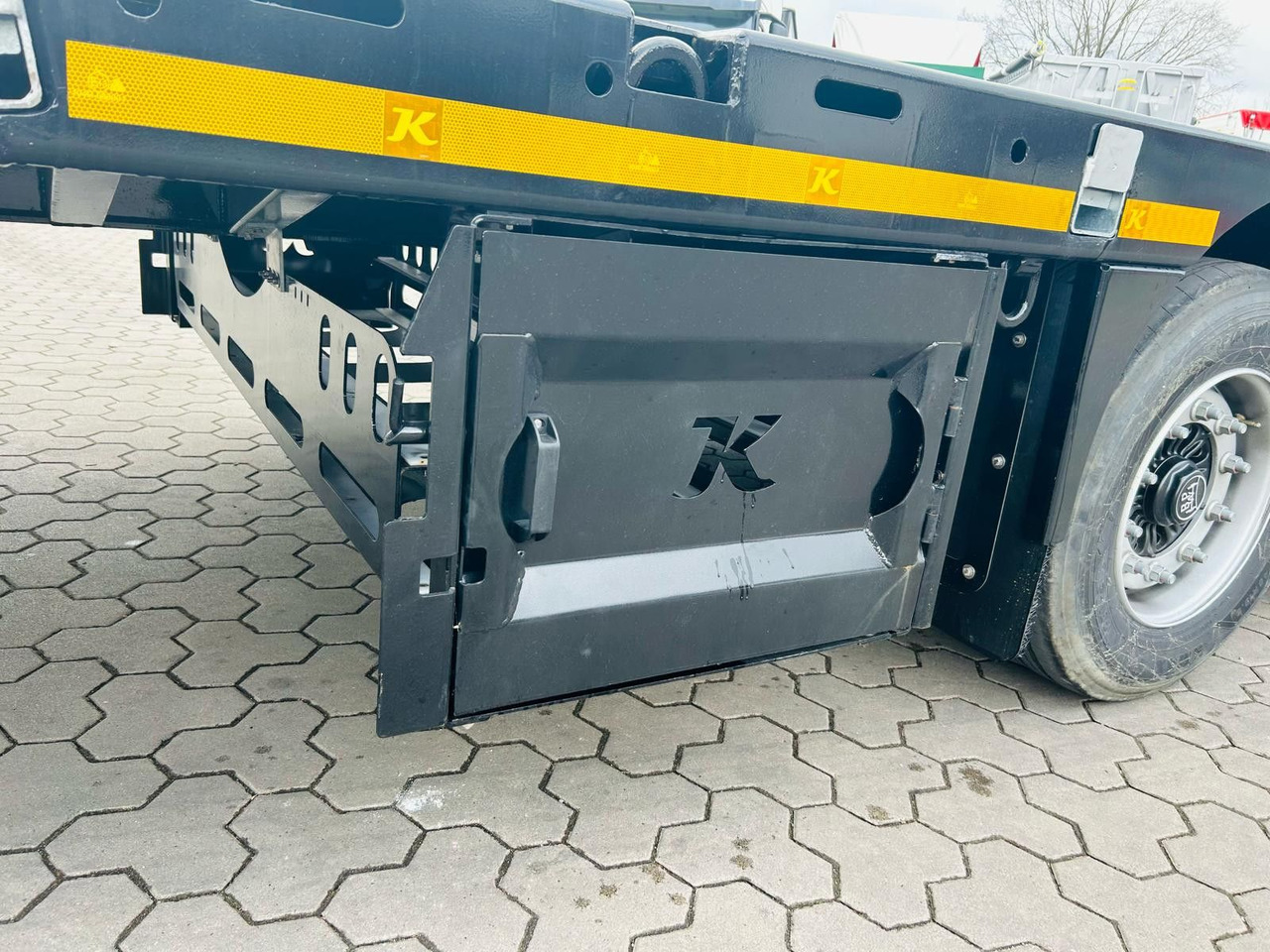 Dropside/ Flatbed semi-trailer Kässbohrer SPS Mega Schwerlast Plattform Lenkachse: picture 13