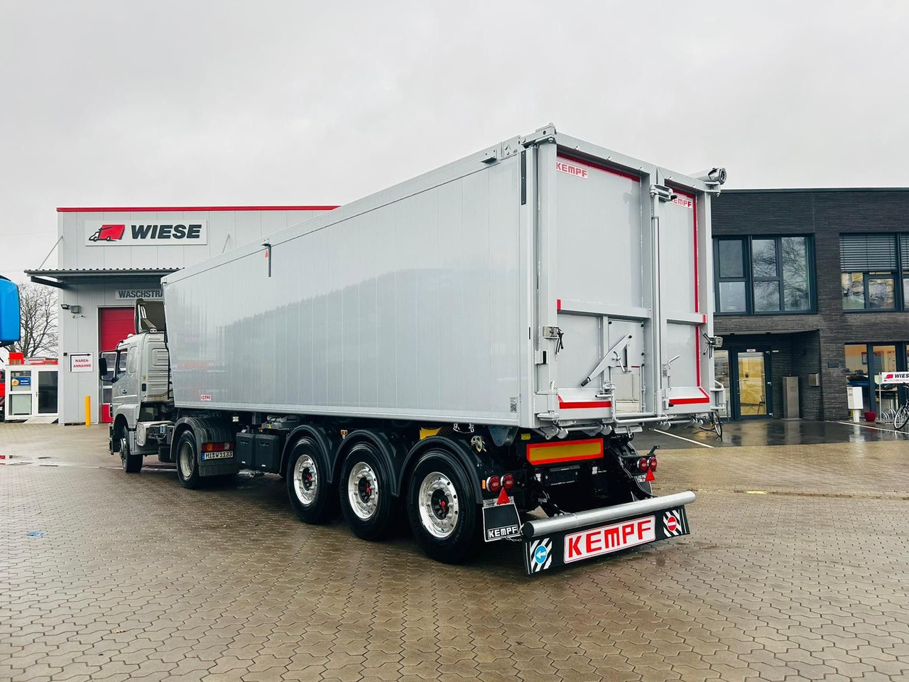 Kempf SKM 36/3 AK Alu Kipper 55 m³ Waschgerät - Tipper semi-trailer: picture 1 Kempf SKM 36/3 AK Alu Kipper 55 m³ Waschgerät - Tipper semi-trailer: picture 1