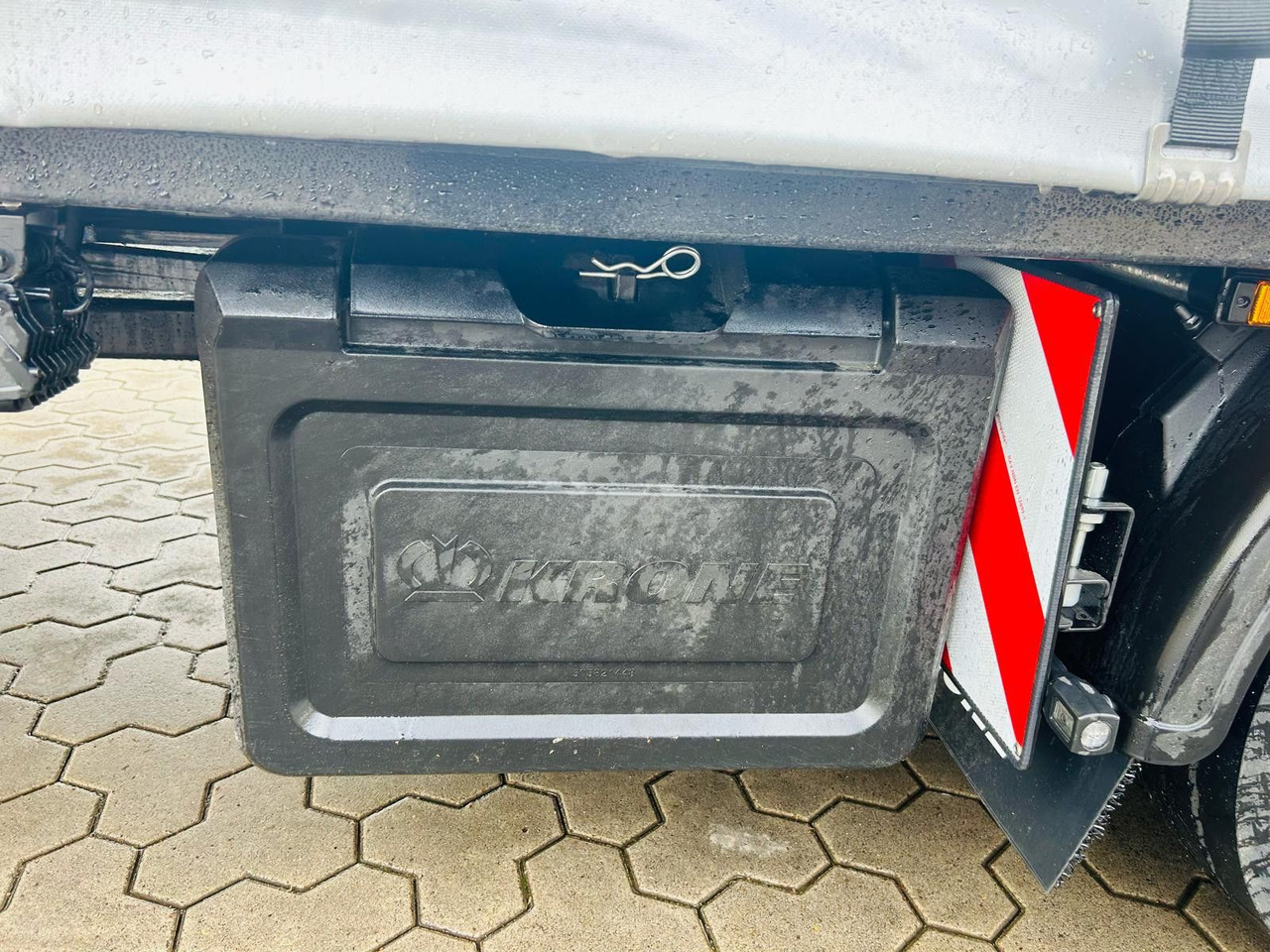 Curtainsider semi-trailer Krone SDP 27 Stufensattel Auflieger mit Spreizheck: picture 12