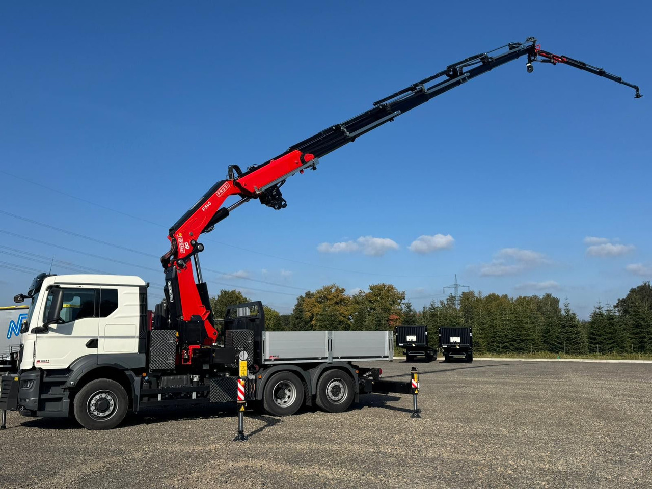 MAN 26.470 6x4-4 Hydrodrive Fassi Kran F545 Jib - Dropside/ Flatbed truck, Crane truck: picture 4 MAN 26.470 6x4-4 Hydrodrive Fassi Kran F545 Jib - Dropside/ Flatbed truck, Crane truck: picture 4