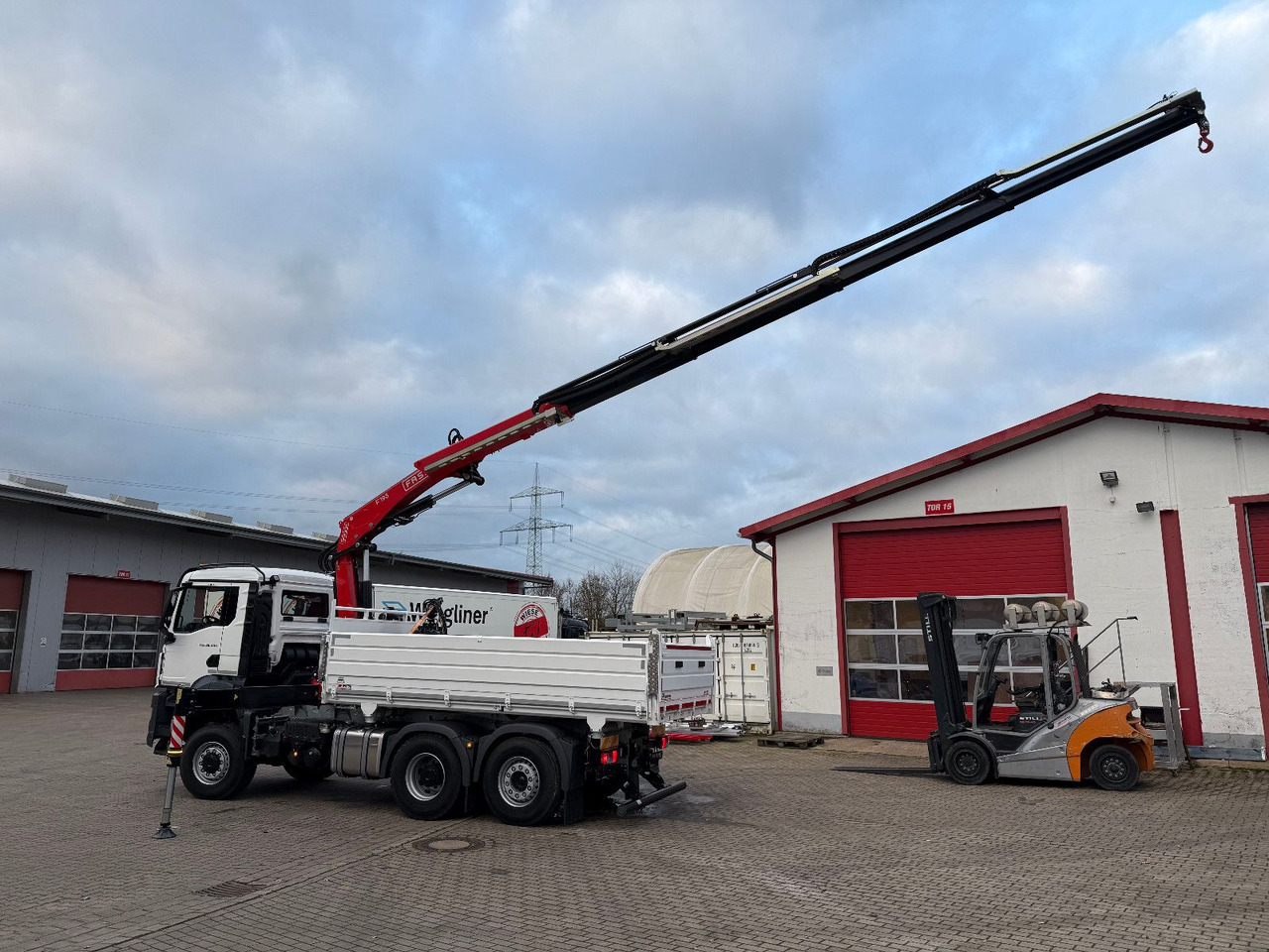 MAN TGS 26.400 6x4 Krankipper Fassi/SOFORT VERFÜGBAR - Crane truck: picture 2 MAN TGS 26.400 6x4 Krankipper Fassi/SOFORT VERFÜGBAR - Crane truck: picture 2