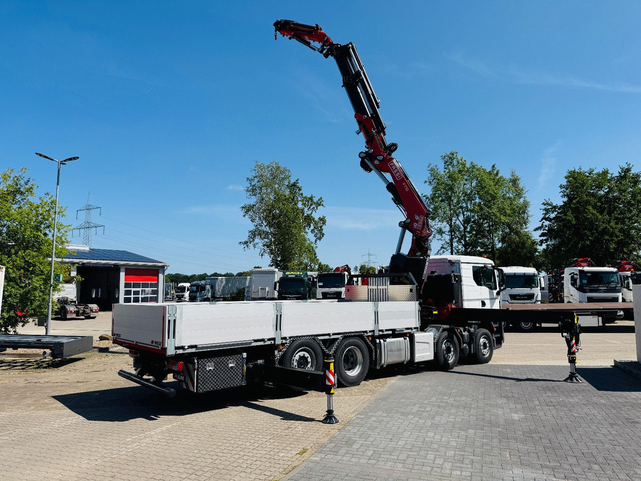MAN TGS 32.510 mit F710 Frontkran sofort - Dropside/ Flatbed truck, Crane truck: picture 3 MAN TGS 32.510 mit F710 Frontkran sofort - Dropside/ Flatbed truck, Crane truck: picture 3