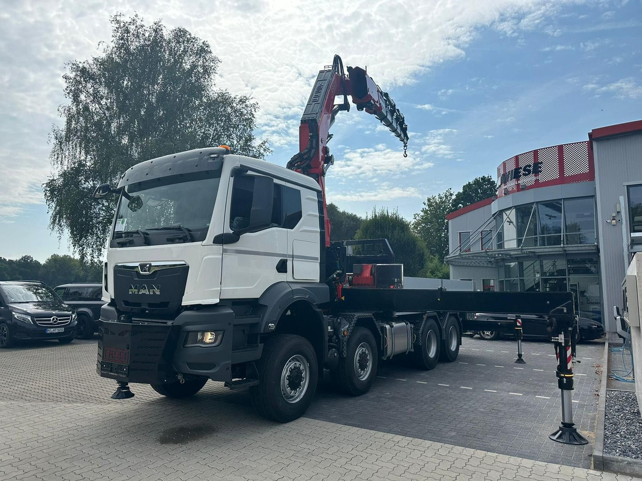 MAN TGS 41.520 8x8 mit Fassi Ladekran F710RA.2.26 - Crane truck: picture 2 MAN TGS 41.520 8x8 mit Fassi Ladekran F710RA.2.26 - Crane truck: picture 2