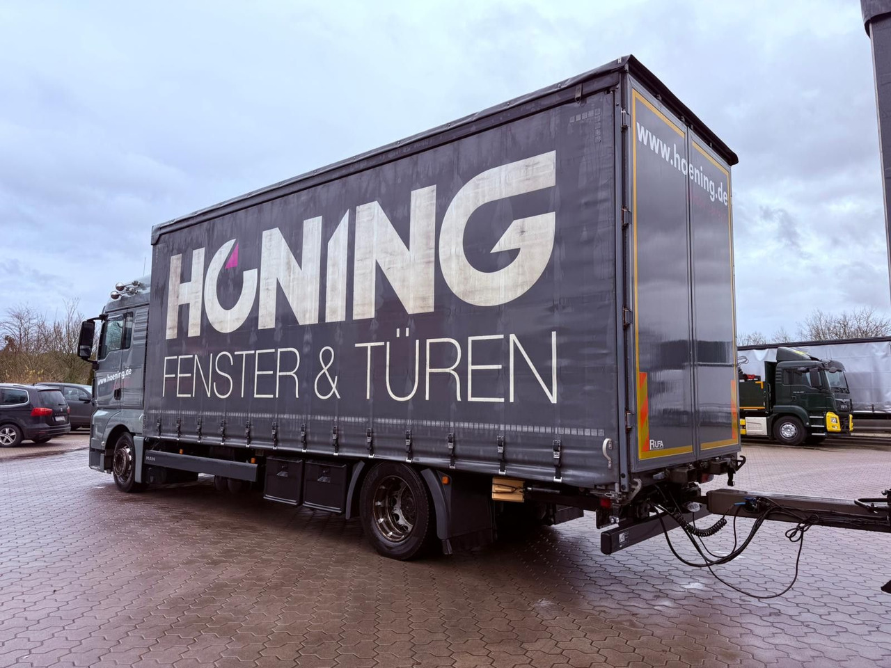 MAN TGX 18.440 LL Volumen LKW mit Staplerhalterung MAN TGX 18.440 LL Volumen LKW mit Staplerhalterung - Curtainsider truck: picture 3 MAN TGX 18.440 LL Volumen LKW mit Staplerhalterung MAN TGX 18.440 LL Volumen LKW mit Staplerhalterung - Curtainsider truck: picture 3