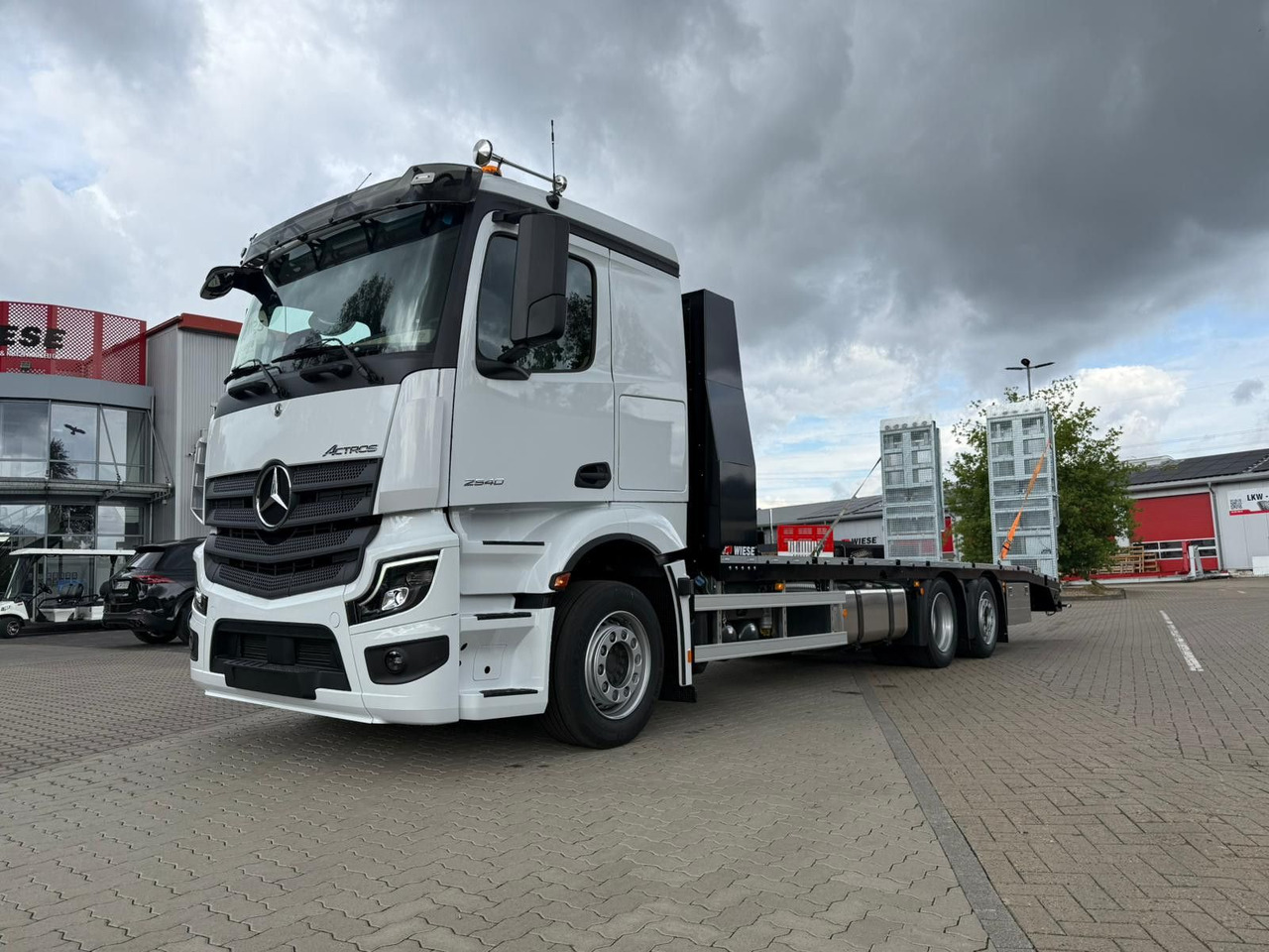 Mercedes-Benz Actros mit Rampen, Maschinentransporter - Autotransporter truck: picture 1 Mercedes-Benz Actros mit Rampen, Maschinentransporter - Autotransporter truck: picture 1