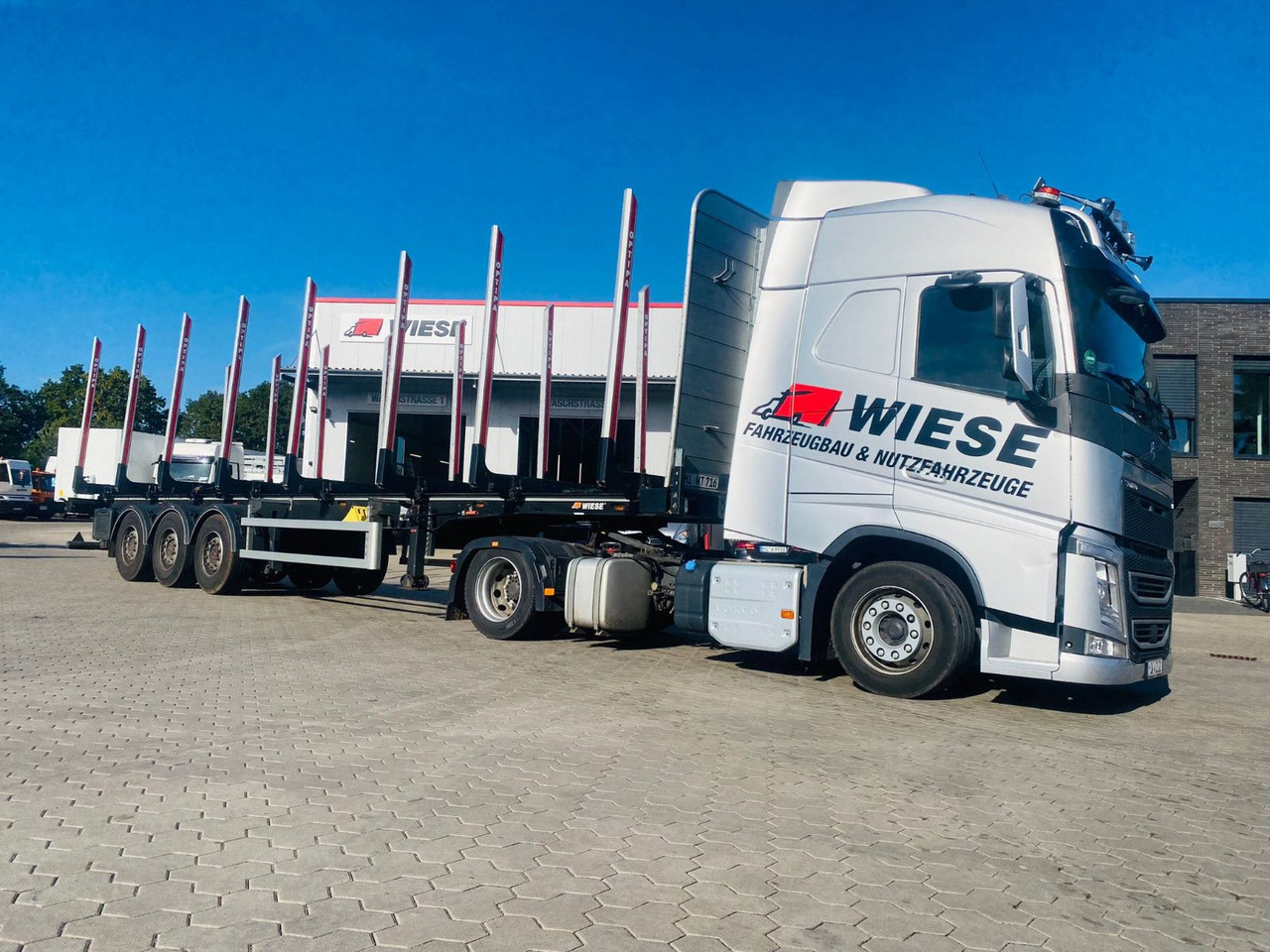 PAVIC Holzauflieger mit Schemel und Rungen - Timber semi-trailer: picture 1 PAVIC Holzauflieger mit Schemel und Rungen - Timber semi-trailer: picture 1