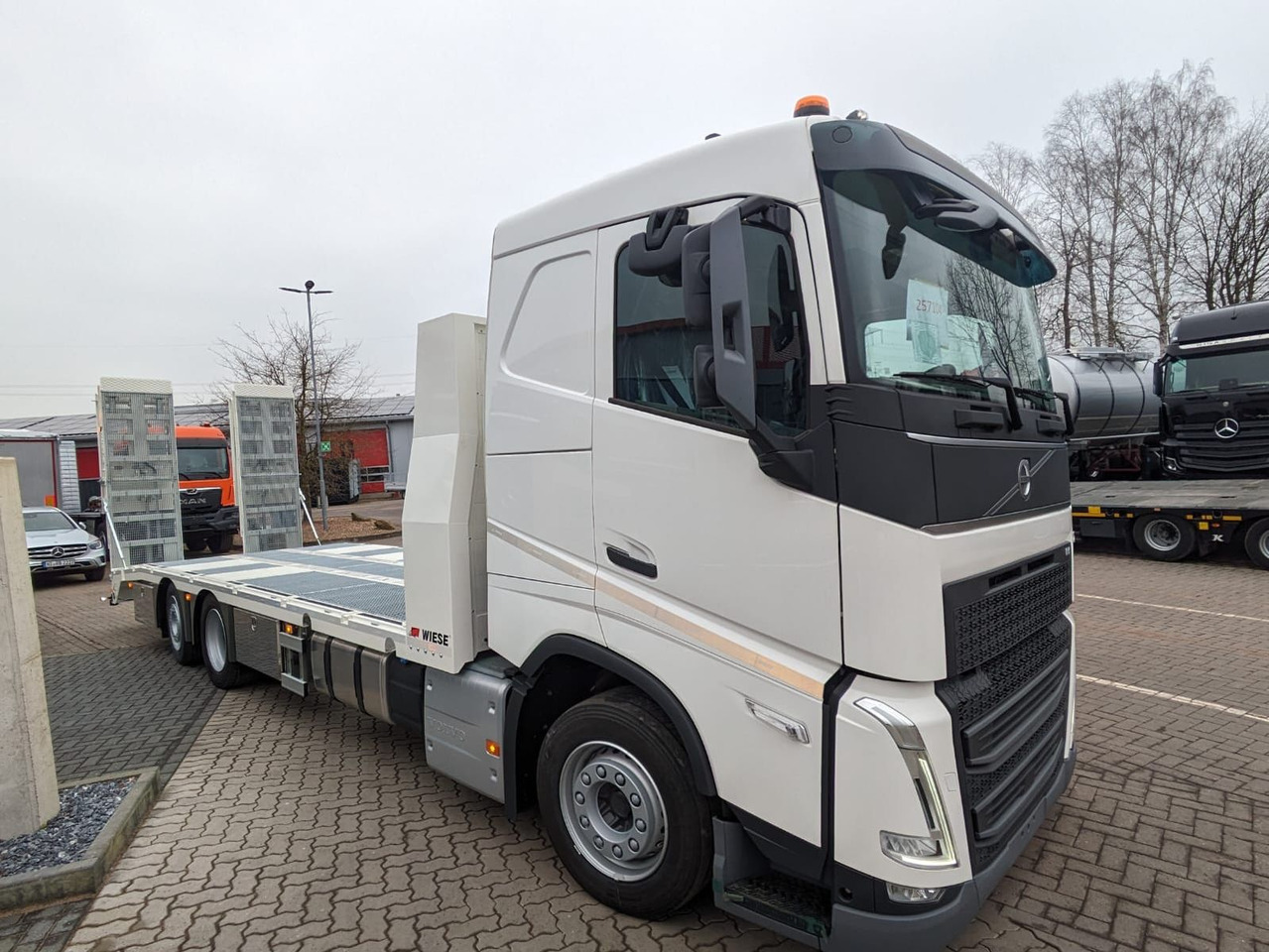 Volvo FH 420 Maschinentransporter Rampennen. - Tow truck: picture 2 Volvo FH 420 Maschinentransporter Rampennen. - Tow truck: picture 2