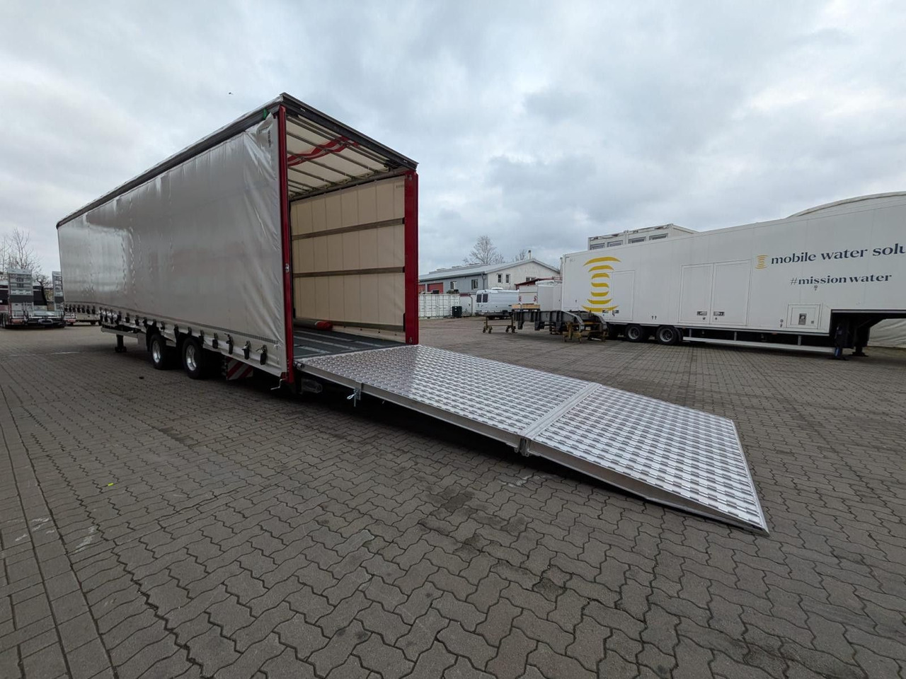 Wiese Gabelstaplertransporter mit Rampe - Low loader semi-trailer: picture 4 Wiese Gabelstaplertransporter mit Rampe - Low loader semi-trailer: picture 4