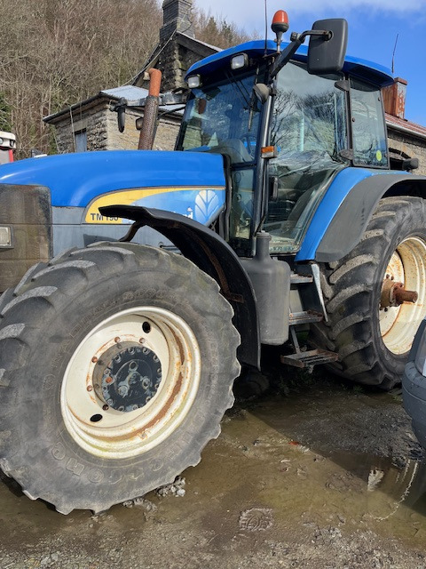 New Holland TM190 - Farm tractor: picture 1 New Holland TM190 - Farm tractor: picture 1