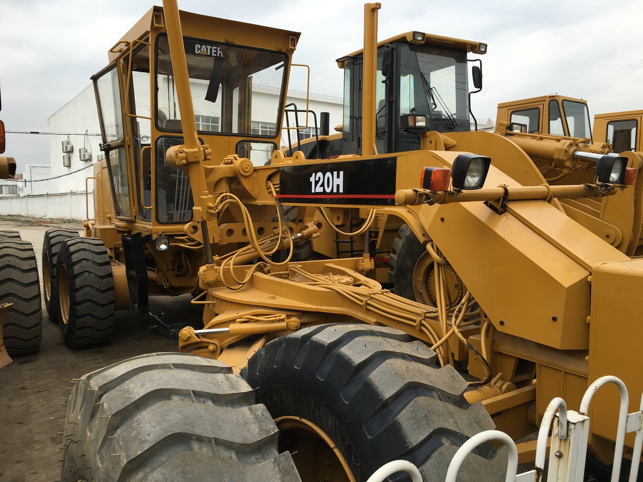CATERPILLAR 120H - Grader: picture 4 CATERPILLAR 120H - Grader: picture 4