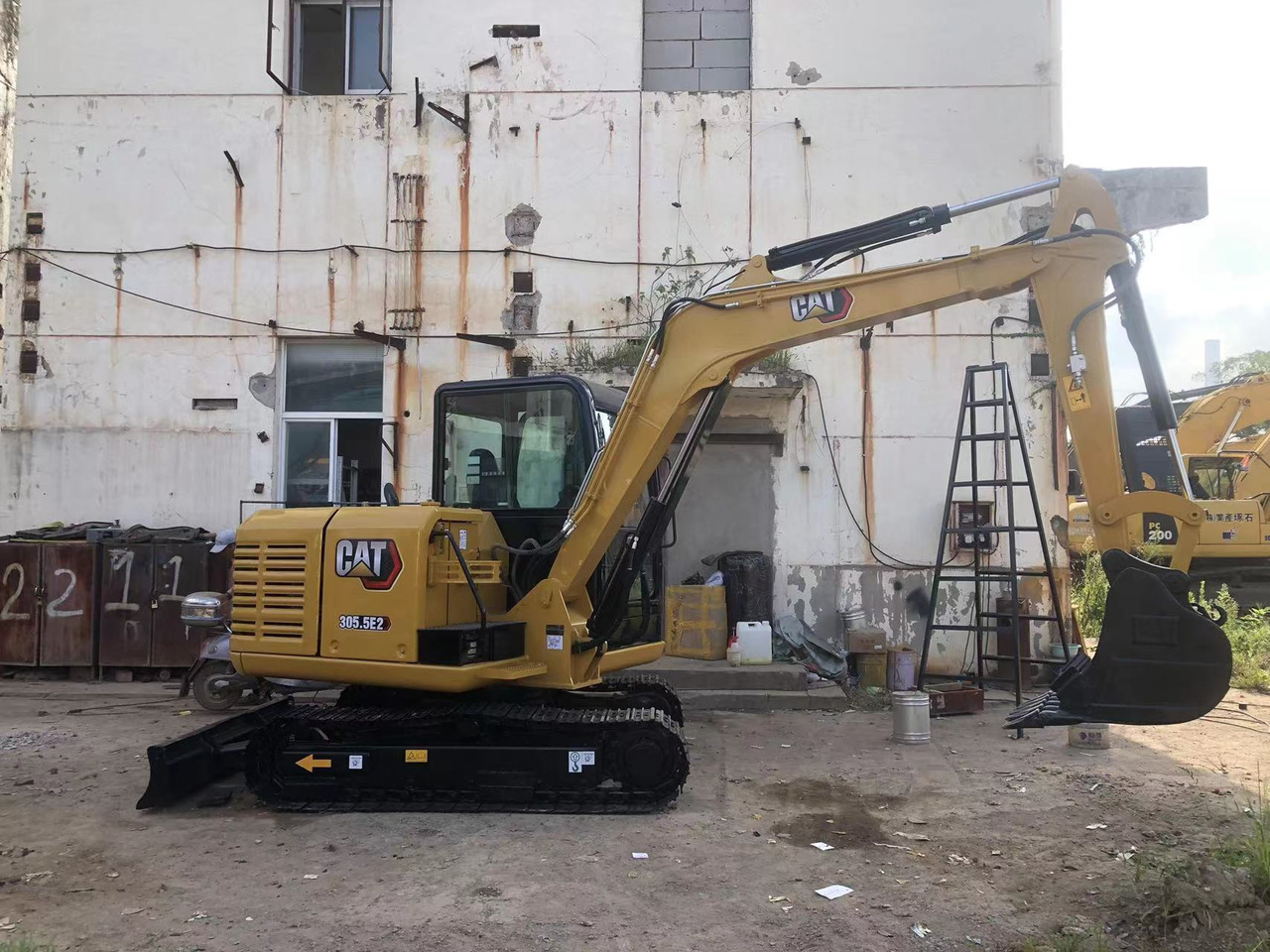 CATERPILLAR 305.5E - Mini excavator: picture 2 CATERPILLAR 305.5E - Mini excavator: picture 2