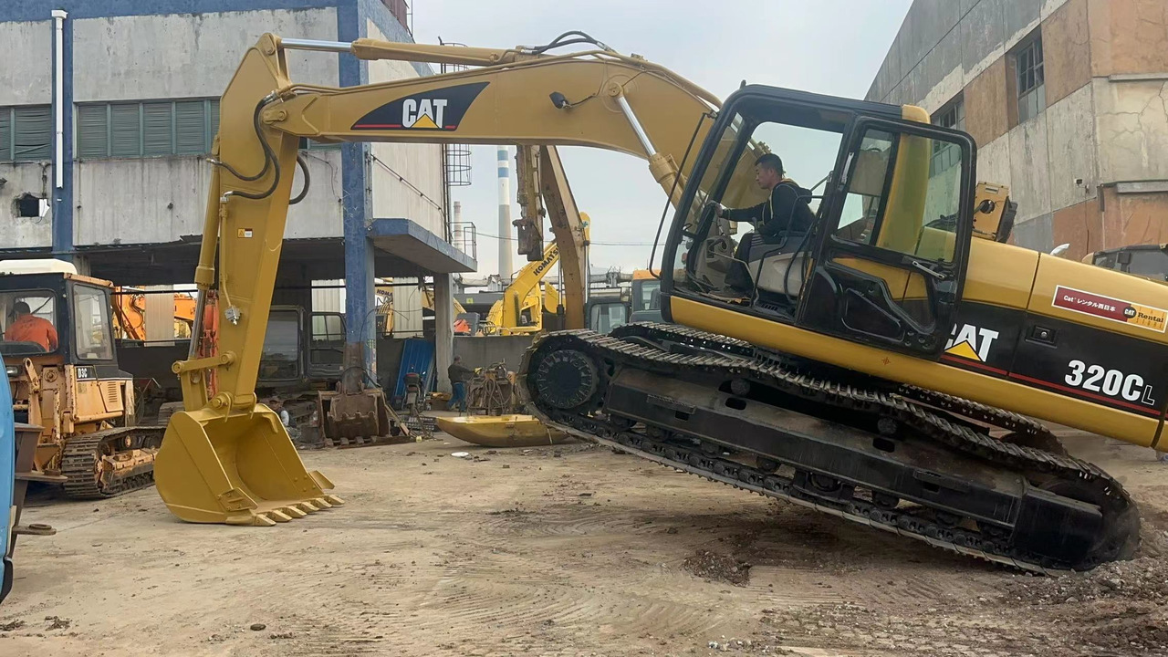 CATERPILLAR 320C - Crawler excavator: picture 2 CATERPILLAR 320C - Crawler excavator: picture 2