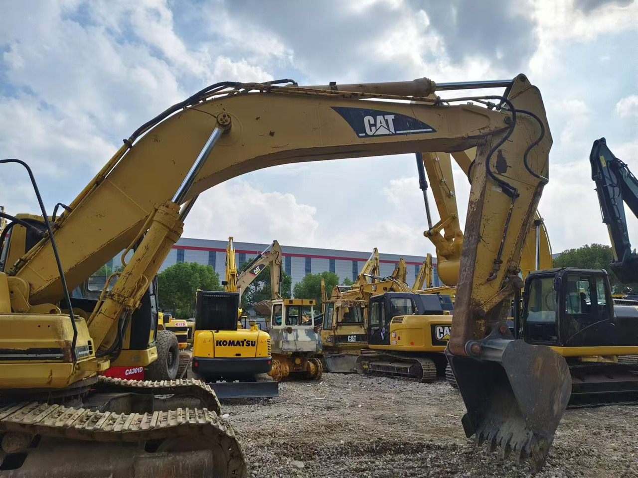 CATERPILLAR 330B - Crawler excavator: picture 4 CATERPILLAR 330B - Crawler excavator: picture 4