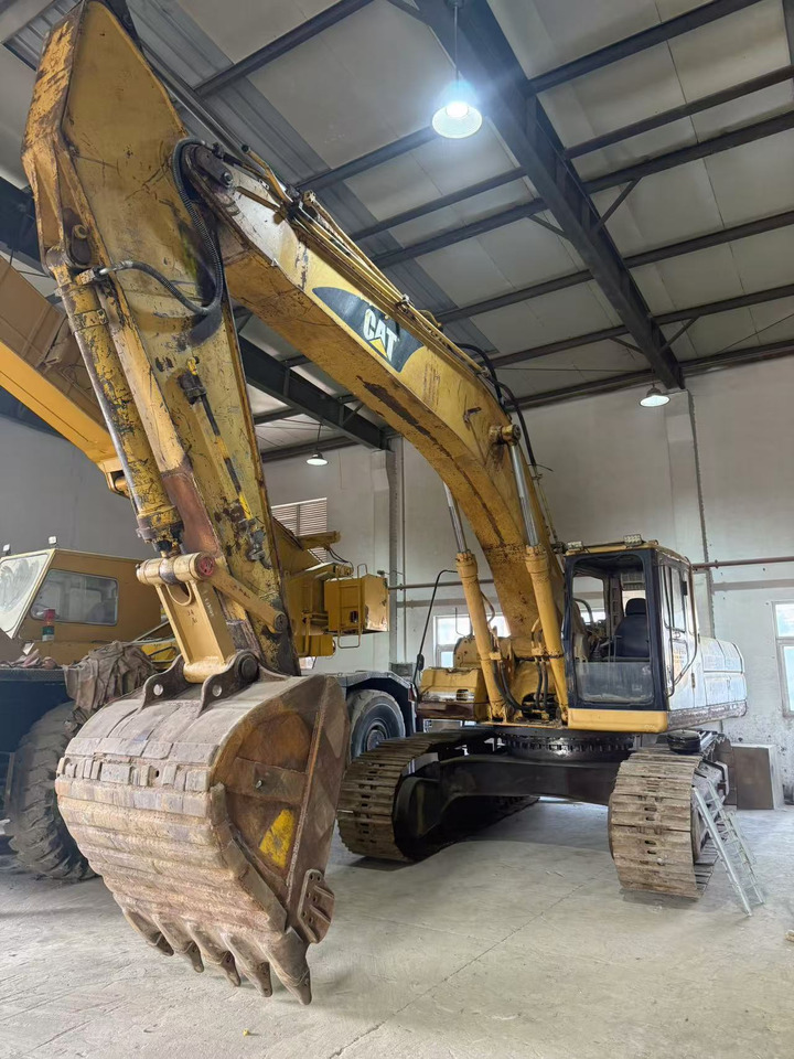 CATERPILLAR 330B - Crawler excavator: picture 1 CATERPILLAR 330B - Crawler excavator: picture 1