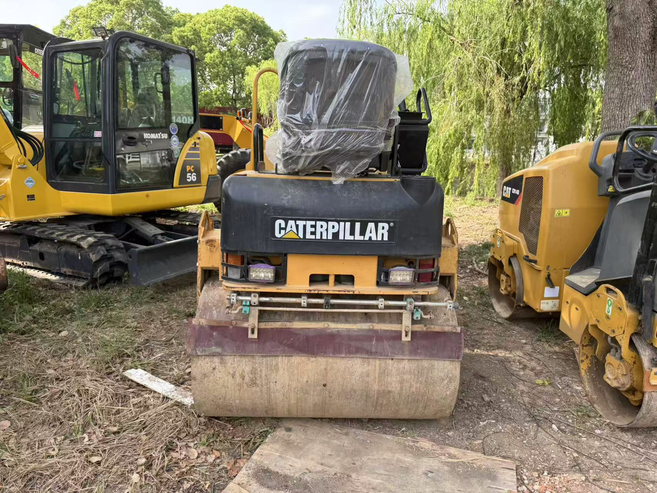 CATERPILLAR CB24B - Roller: picture 3 CATERPILLAR CB24B - Roller: picture 3