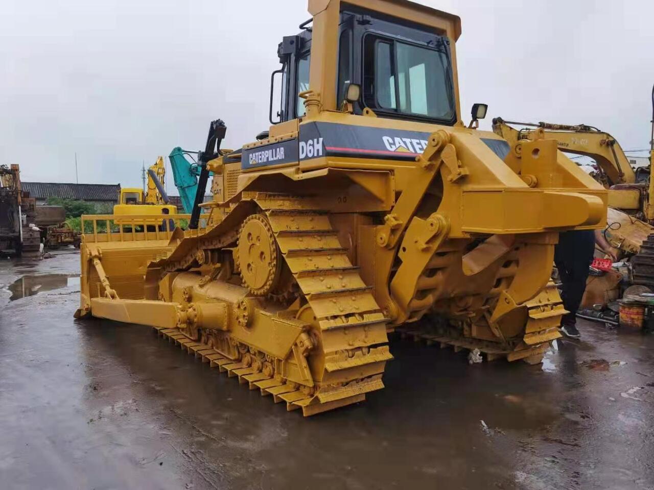 CATERPILLAR D6H - Bulldozer: picture 3 CATERPILLAR D6H - Bulldozer: picture 3