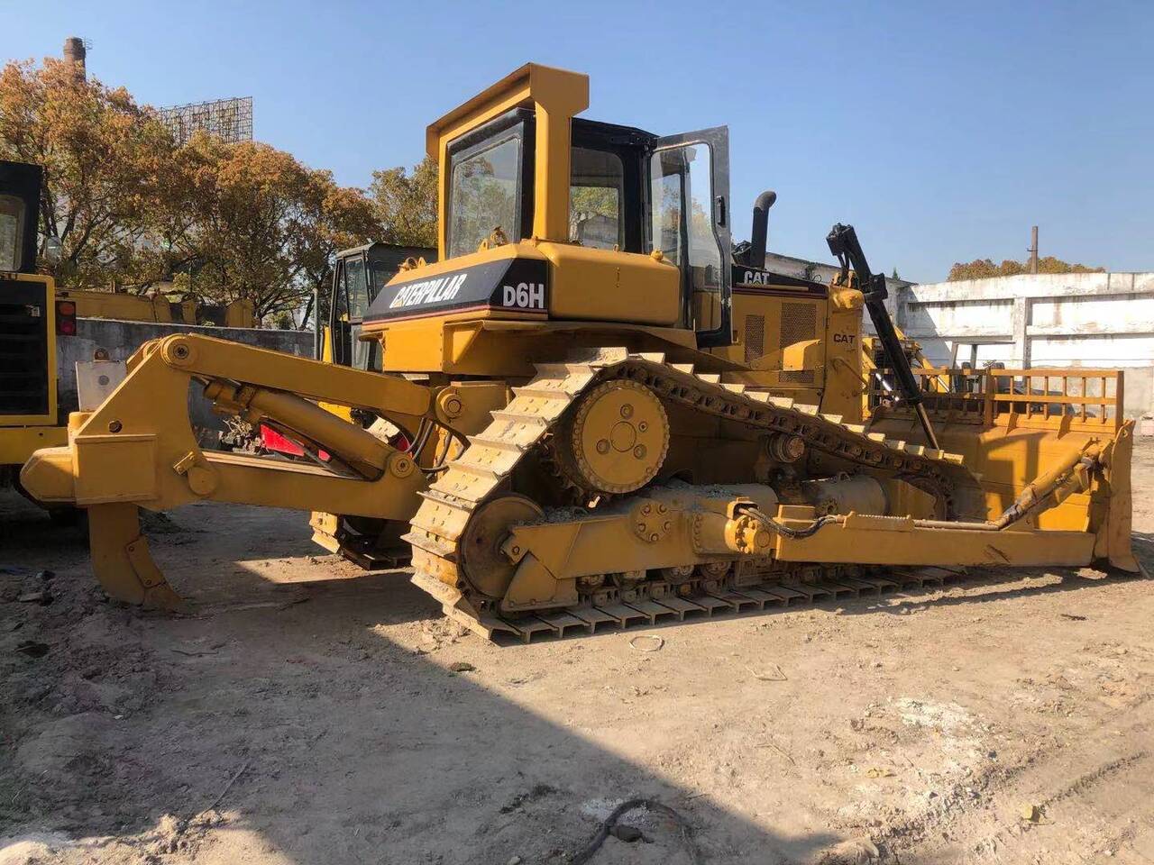 CATERPILLAR D6H - Bulldozer: picture 3 CATERPILLAR D6H - Bulldozer: picture 3