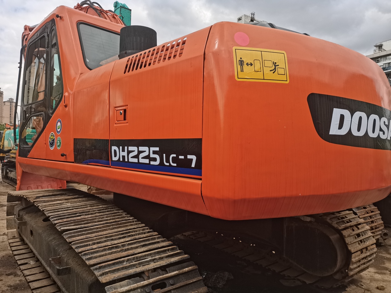 DOOSAN DH225LC-7 - Crawler excavator: picture 2 DOOSAN DH225LC-7 - Crawler excavator: picture 2