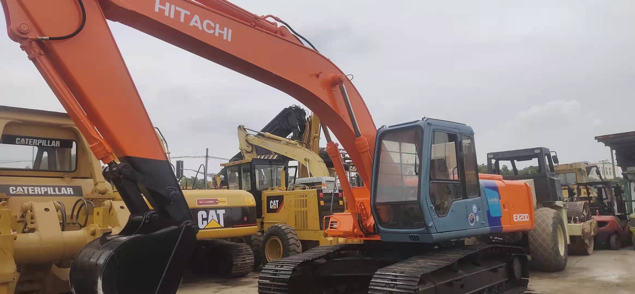 HITACHI EX200-2 - Crawler excavator: picture 3 HITACHI EX200-2 - Crawler excavator: picture 3