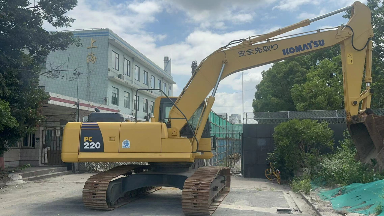 KOMATSU PC220-8 - Crawler excavator: picture 1 KOMATSU PC220-8 - Crawler excavator: picture 1
