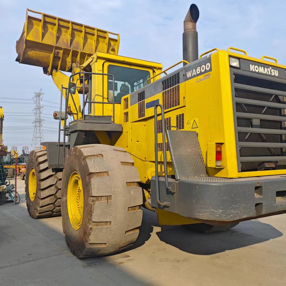KOMATSU WA600-3 - Wheel loader: picture 3 KOMATSU WA600-3 - Wheel loader: picture 3