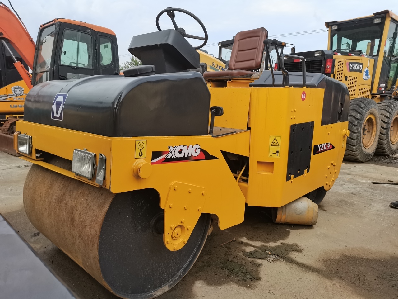 XCMG YZC4 - Roller: picture 1 XCMG YZC4 - Roller: picture 1