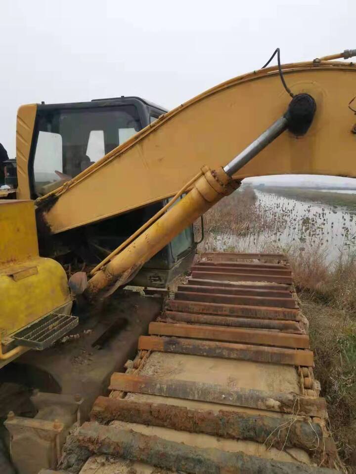 XGMA 822LC - Amphibious excavator: picture 3 XGMA 822LC - Amphibious excavator: picture 3