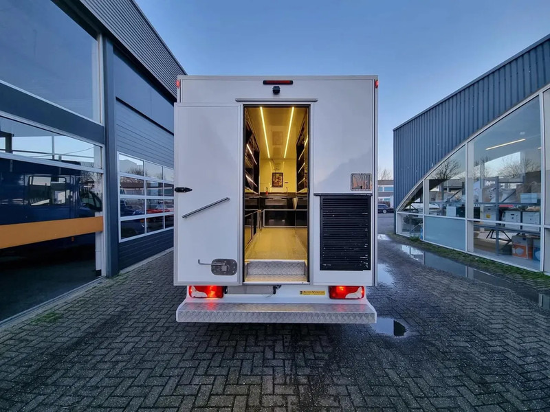 Mercedes-Benz Sprinter 513 CDI/ Foodtruck/ Verkoopwagen/ Camper - Commercial vehicle: picture 2 Mercedes-Benz Sprinter 513 CDI/ Foodtruck/ Verkoopwagen/ Camper - Commercial vehicle: picture 2