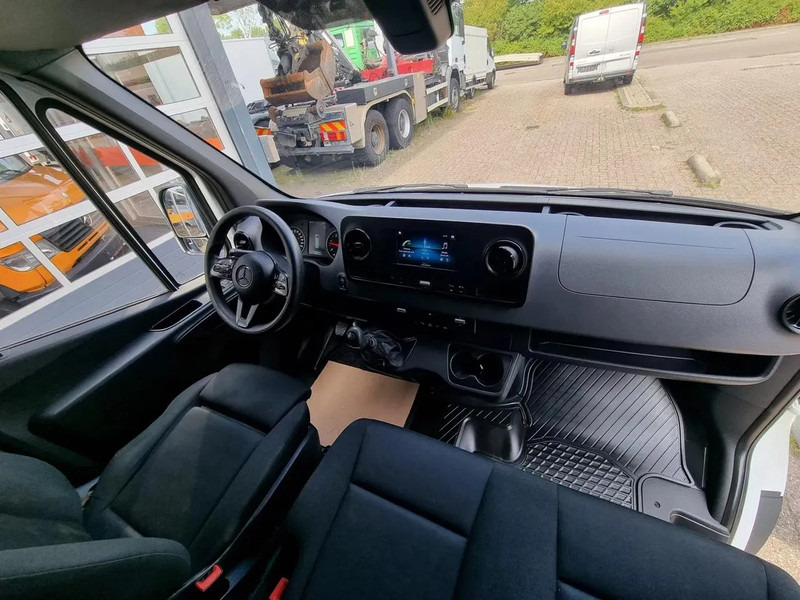 Mercedes-Benz Sprinter 315 CDI L3H2/ Airco/ Navi/ Xenon - Small van: picture 5 Mercedes-Benz Sprinter 315 CDI L3H2/ Airco/ Navi/ Xenon - Small van: picture 5