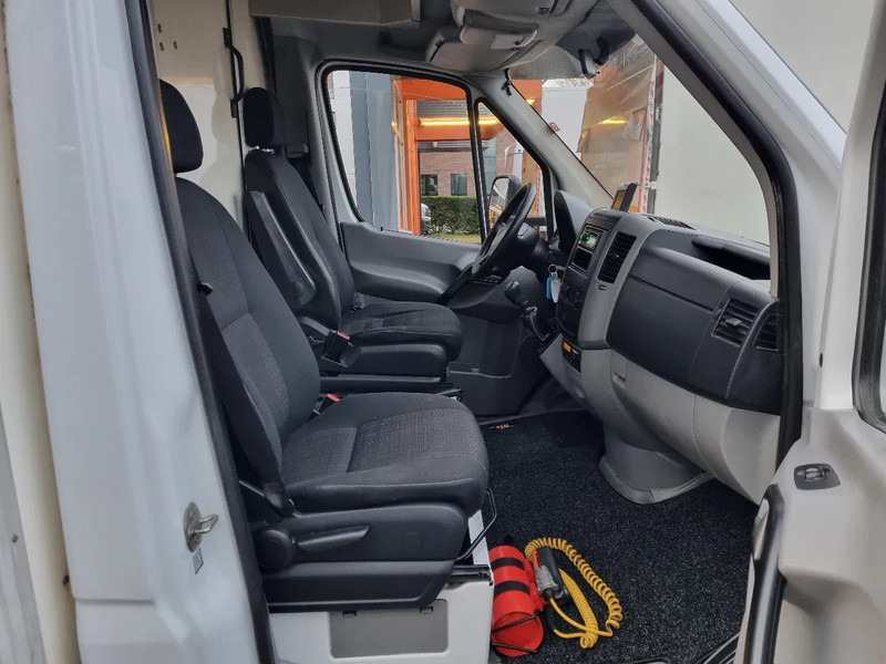 Box van Mercedes-Benz Sprinter 516 CDI Koffer LBW Dhollandia 750KG Euro 5B: picture 14