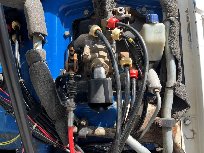 MAN 35.372 35 302 8X6 KIPPER MANUAL ZF GEARBOX FULL STEEL SPRING - Tipper: picture 3 MAN 35.372 35 302 8X6 KIPPER MANUAL ZF GEARBOX FULL STEEL SPRING - Tipper: picture 3