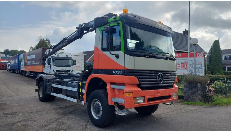 Mercedes-Benz Actros 1831 1931 4X4 Crane Container system - Crane truck: picture 5 Mercedes-Benz Actros 1831 1931 4X4 Crane Container system - Crane truck: picture 5