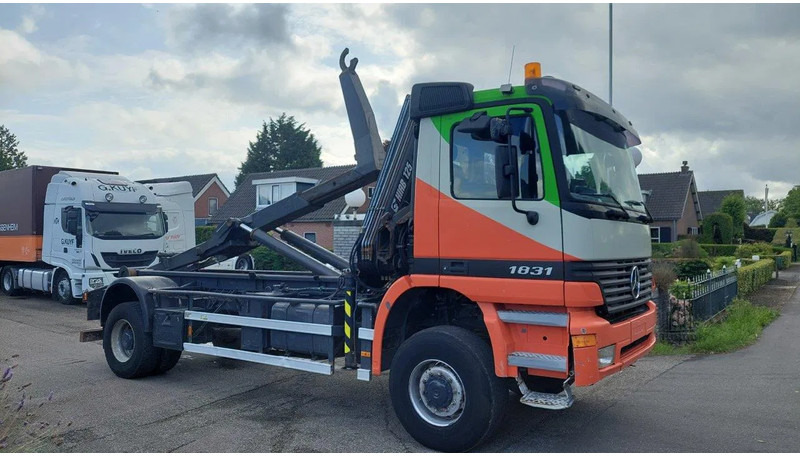 Mercedes-Benz Actros 1831 1931 4X4 Crane Container system - Crane truck: picture 4 Mercedes-Benz Actros 1831 1931 4X4 Crane Container system - Crane truck: picture 4