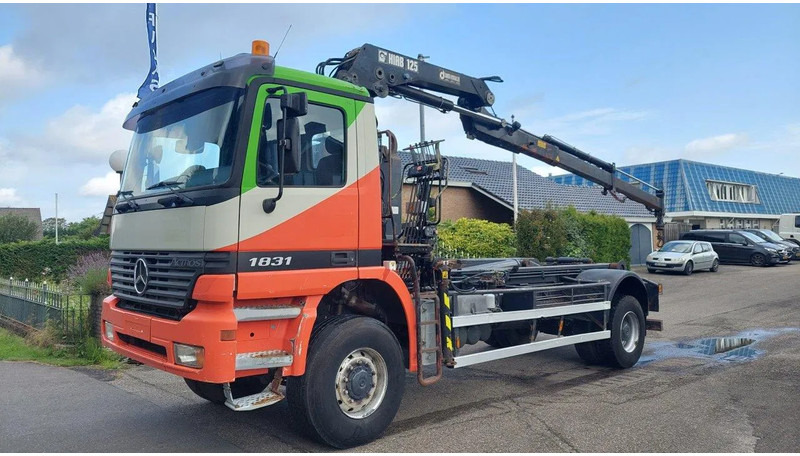 Mercedes-Benz Actros 1831 1931 4X4 Crane Container system - Crane truck: picture 2 Mercedes-Benz Actros 1831 1931 4X4 Crane Container system - Crane truck: picture 2