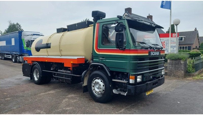 Scania P82 4x2 Tank - Tank truck: picture 2 Scania P82 4x2 Tank - Tank truck: picture 2