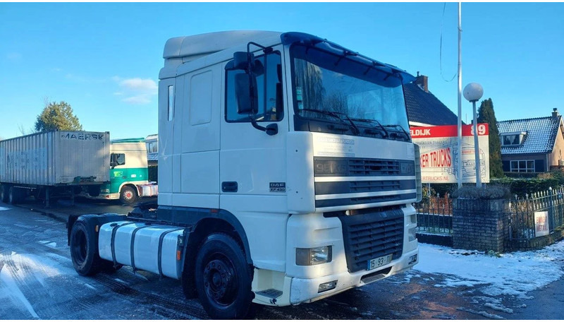 DAF XF 95.430 EURO 2 MANUAL GEARBOX - Tractor unit: picture 2 DAF XF 95.430 EURO 2 MANUAL GEARBOX - Tractor unit: picture 2