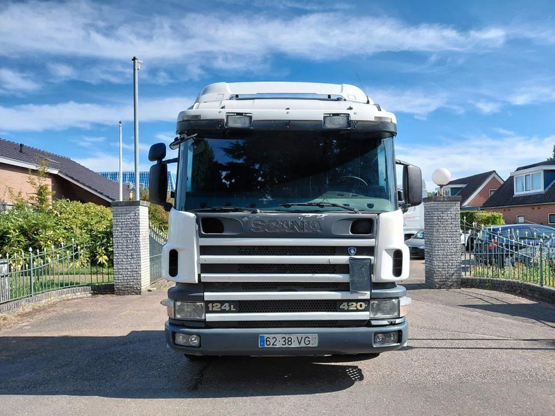 Scania P124-420 MANUAL + RETARDER !!!! 2 PIPES !!!! - Tractor unit: picture 2 Scania P124-420 MANUAL + RETARDER !!!! 2 PIPES !!!! - Tractor unit: picture 2