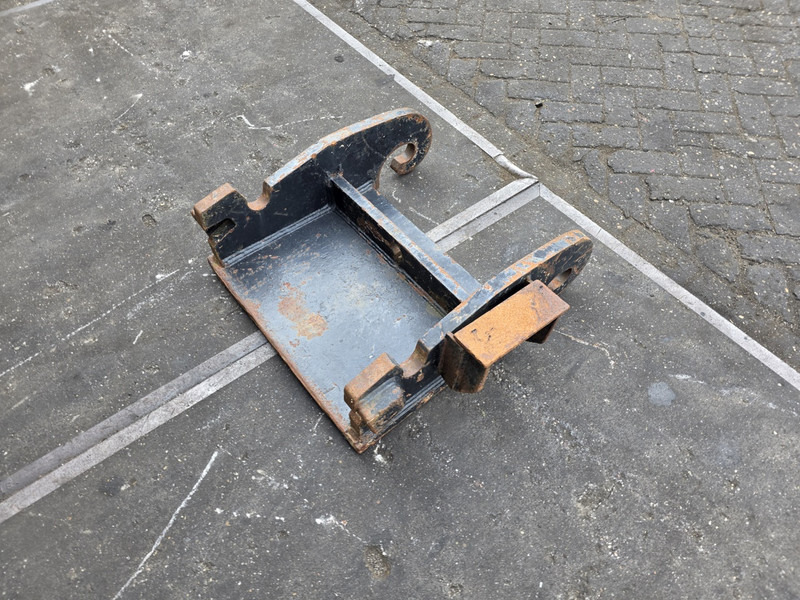 Kopplaat cw30 cw 40 adaptorplate cw30 cw40 - Quick coupler for Construction machinery: picture 3 Kopplaat cw30 cw 40 adaptorplate cw30 cw40 - Quick coupler for Construction machinery: picture 3