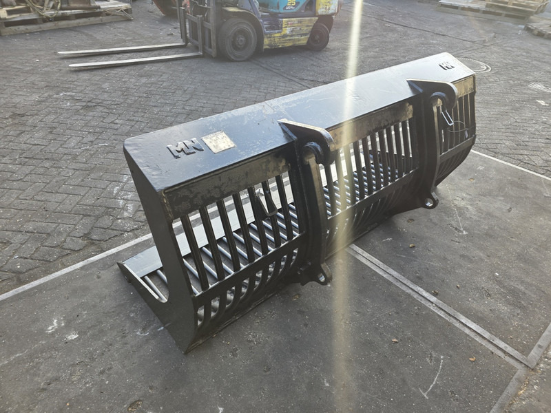Puinbak volvo l40 shovelbak puinbak mat nielen puinbak riekbak volvo l40 - Bucket for Agricultural machinery: picture 5 Puinbak volvo l40 shovelbak puinbak mat nielen puinbak riekbak volvo l40 - Bucket for Agricultural machinery: picture 5
