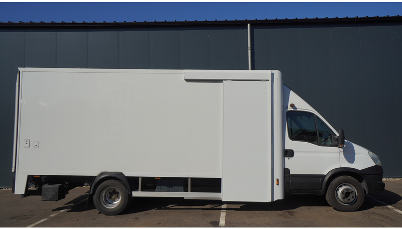 Iveco DAILY 70C17 CLOSED BOX 185.500KM - Box truck: picture 2 Iveco DAILY 70C17 CLOSED BOX 185.500KM - Box truck: picture 2