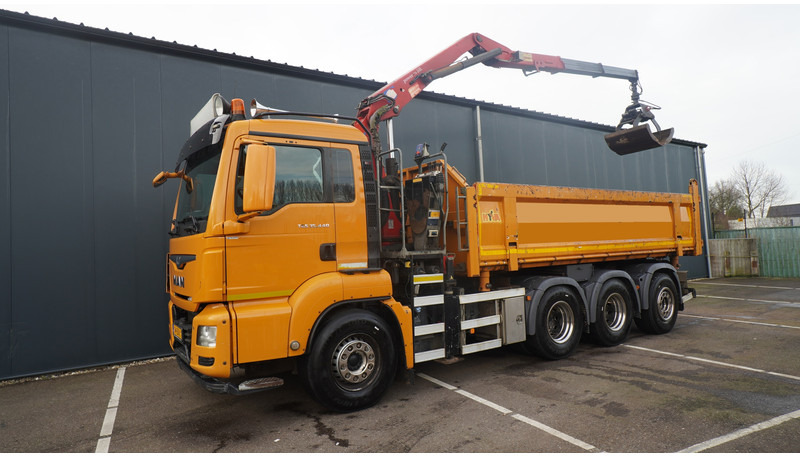 MAN TGS 35.440 8X4 2 SIDE TIPPER WITH HMF Z 1943 CRANE 415.000KM - Crane truck: picture 3 MAN TGS 35.440 8X4 2 SIDE TIPPER WITH HMF Z 1943 CRANE 415.000KM - Crane truck: picture 3