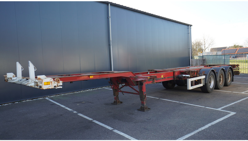 Renders 3 AXLE EXTENDABLE CONTAINER TRANSPORT TRAILER - Container transporter/ Swap body semi-trailer: picture 2 Renders 3 AXLE EXTENDABLE CONTAINER TRANSPORT TRAILER - Container transporter/ Swap body semi-trailer: picture 2