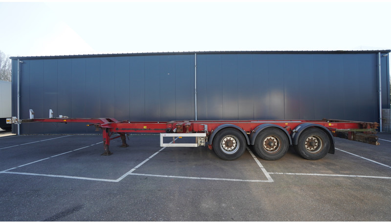 Renders 3 AXLE EXTENDABLE CONTAINER TRANSPORT TRAILER - Container transporter/ Swap body semi-trailer: picture 1 Renders 3 AXLE EXTENDABLE CONTAINER TRANSPORT TRAILER - Container transporter/ Swap body semi-trailer: picture 1