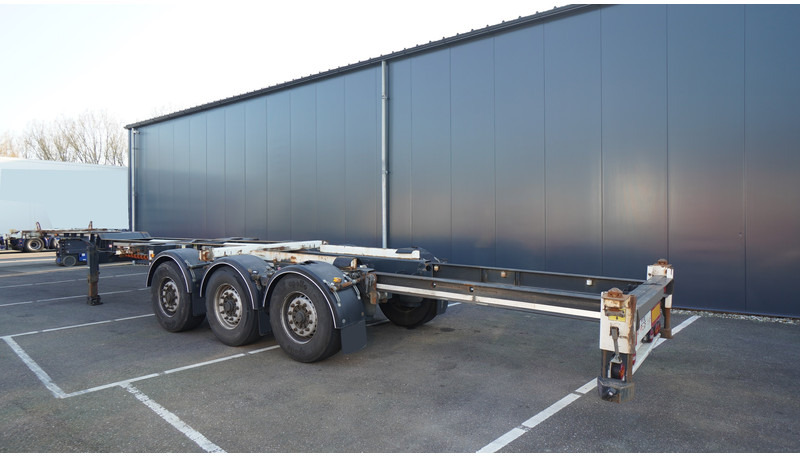 Renders 3 AXLE EXTENDABLE CONTAINER TRANSPORT TRAILER - Container transporter/ Swap body semi-trailer: picture 4 Renders 3 AXLE EXTENDABLE CONTAINER TRANSPORT TRAILER - Container transporter/ Swap body semi-trailer: picture 4